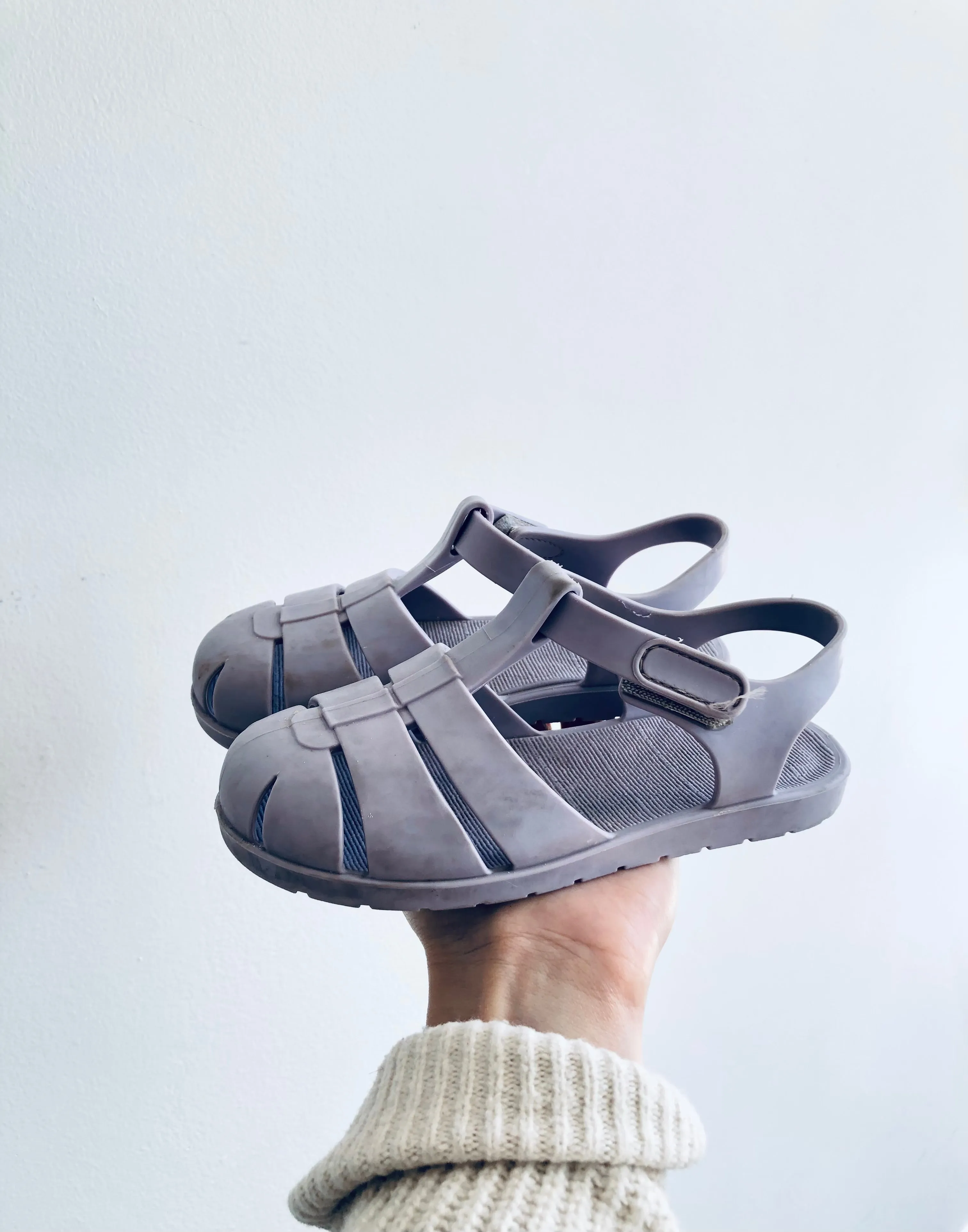 Rubber Sandals // 9 Toddler